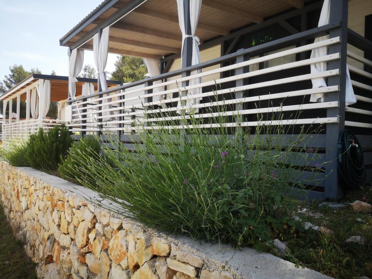 Mobile Home Lux Otok Murter Jezera Εξωτερικό φωτογραφία