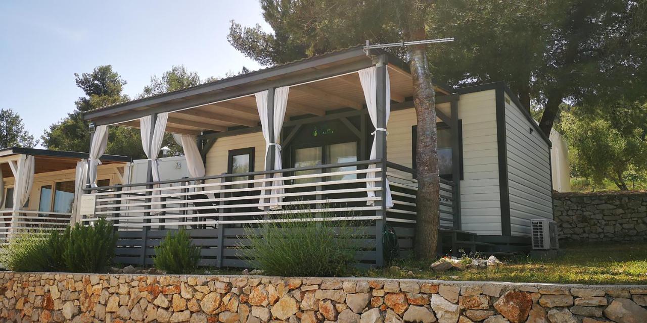 Mobile Home Lux Otok Murter Jezera Εξωτερικό φωτογραφία