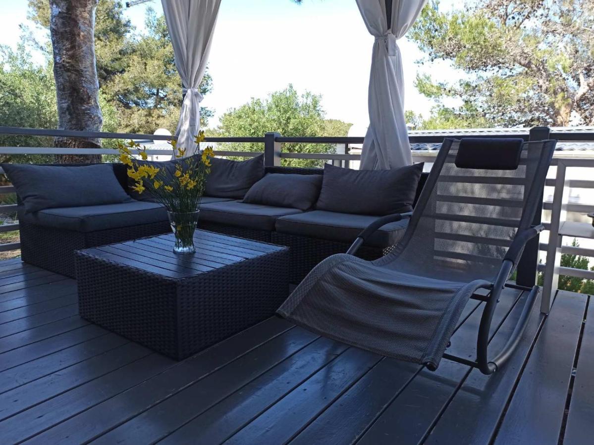 Mobile Home Lux Otok Murter Jezera Εξωτερικό φωτογραφία