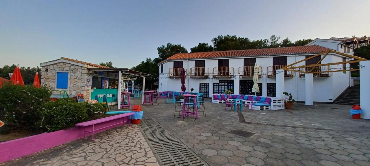 Mobile Home Lux Otok Murter Jezera Εξωτερικό φωτογραφία