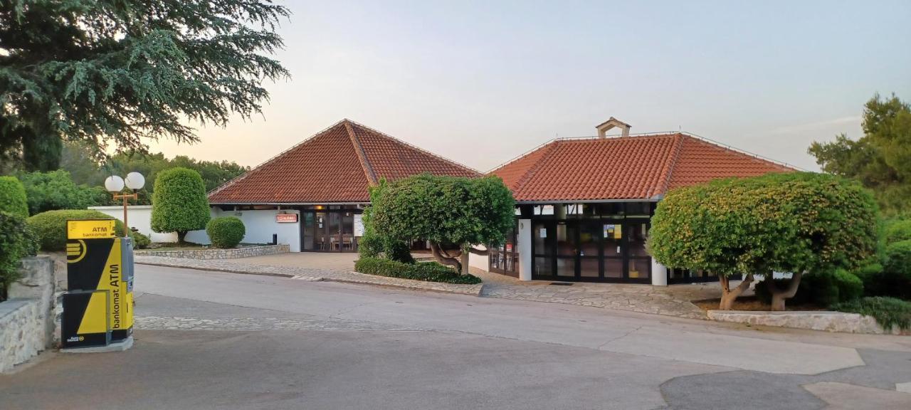 Mobile Home Lux Otok Murter Jezera Εξωτερικό φωτογραφία