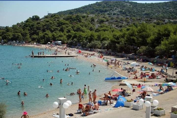 Mobile Home Lux Otok Murter Jezera Εξωτερικό φωτογραφία