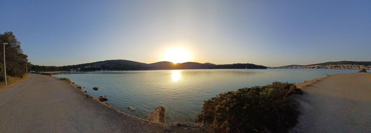 Mobile Home Lux Otok Murter Jezera Εξωτερικό φωτογραφία